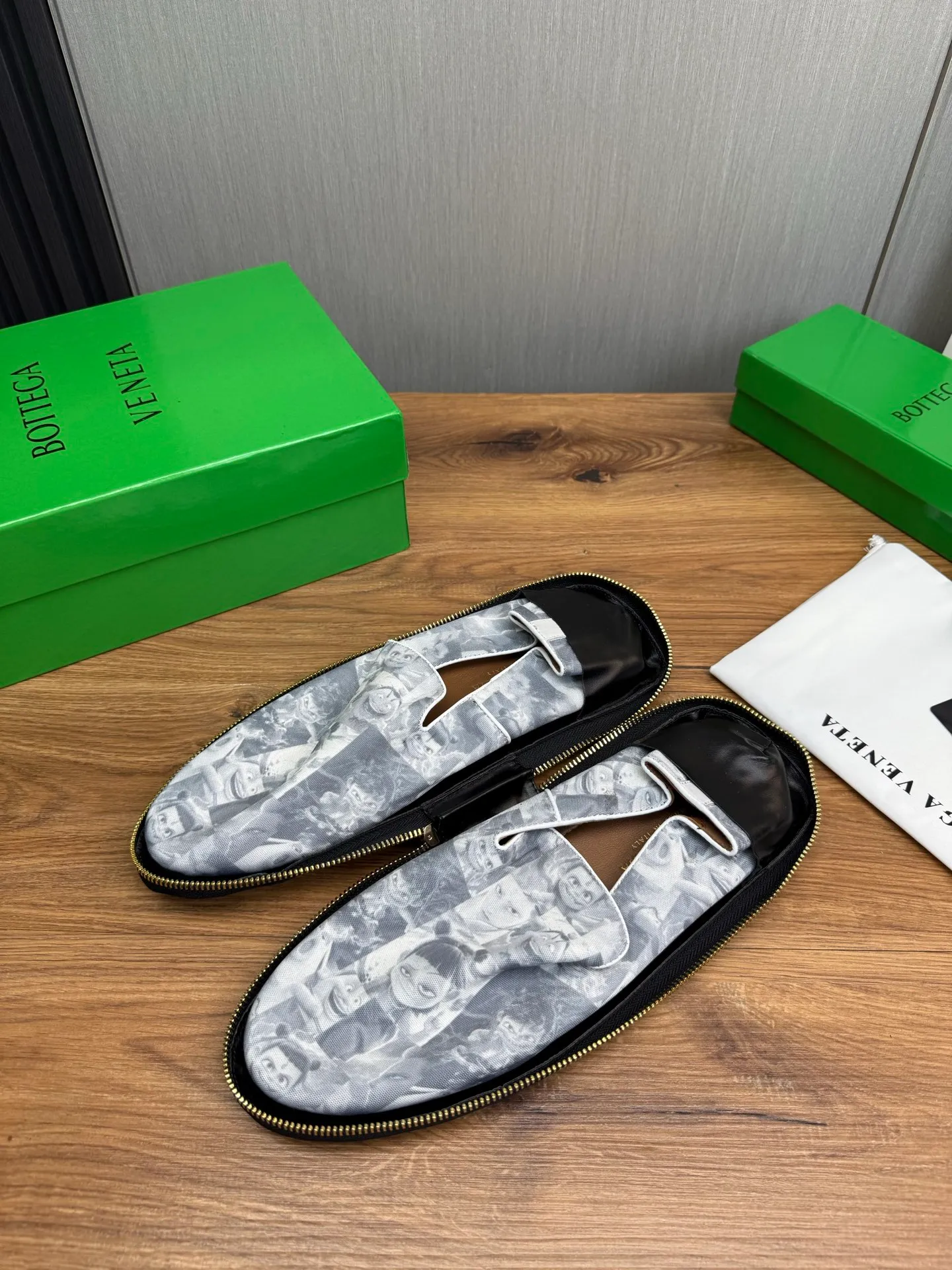 Men's shoes 💰460💰 BV - popular wallet shoes 👟 Casual, fashionable and comfortable 🔗 Good partner for travel ✅ Imported Nezha series printed fabric + imported cowhide. Original rubber outsole, available all year round 👏 Size: 38-45 (38.45 custom-made, non-refundable)